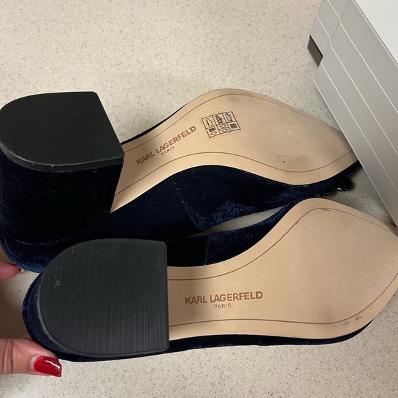 KARL LAGERFELD NAVY VELVET HEELS SZ 10/41B - Picture 7 of 7